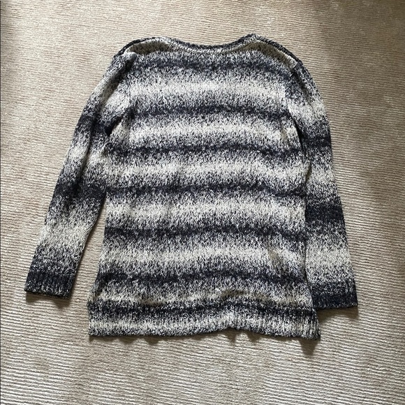 MICHAEL Michael Kors Black & White Stripe V-Neck Knit Sweater Black Size L - Picture 8 of 9